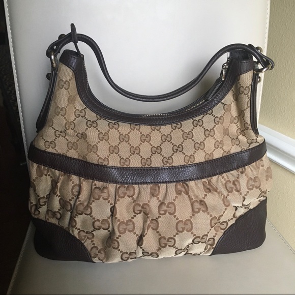 Gucci Handbags - Gucci Shoulder Bag